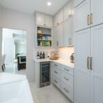 Laundry-Bar Room