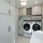 Laundry-Bar Room